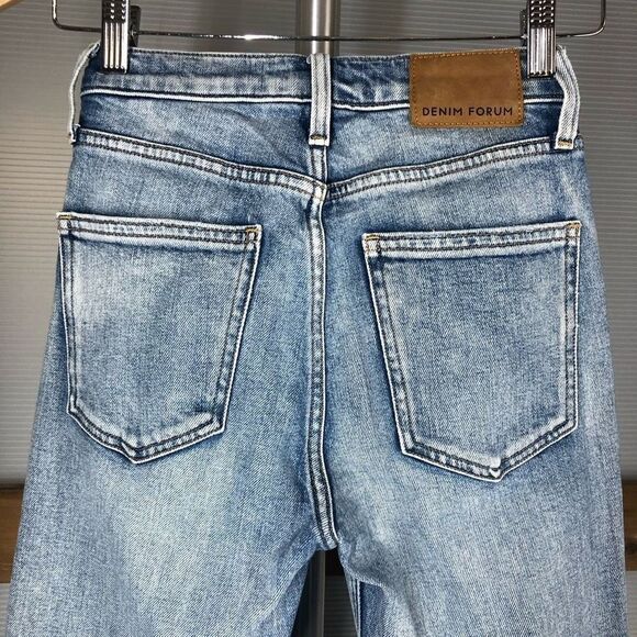 Denim FORUM The Yoko High Rise Slim Light‎ Blue Wash Jeans Sz 23 - Picture 7 of 7